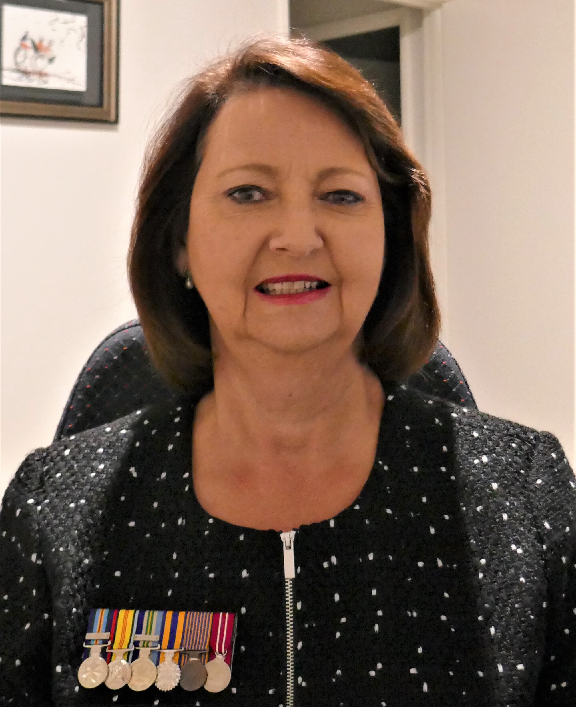 Portrait photo of older woman