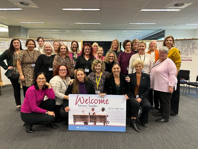 Commissioner Gwen Cherne With participants of the Veterans’ Families Policy Forum. 