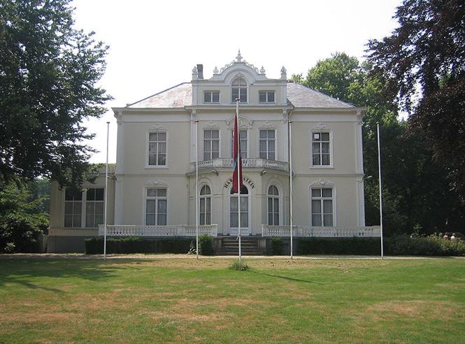 Memorial Plaque, Airborne Museum, Hartenstein Hotel