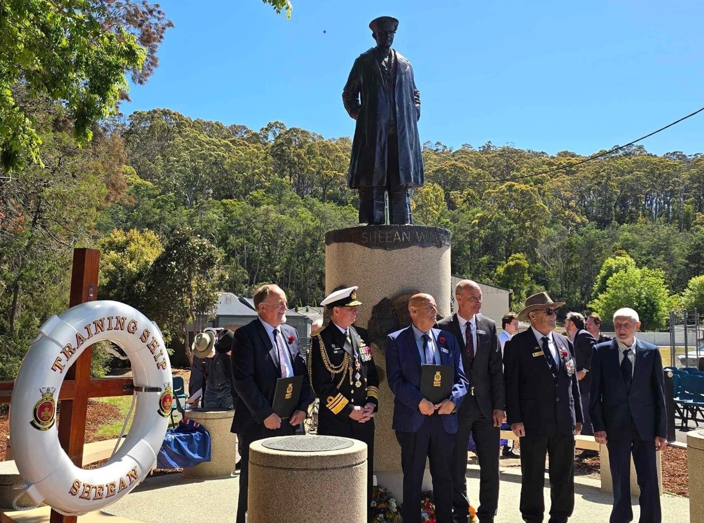 Mayor Peter Freshney, Chief of Navy Mark Hammond AO RAN, Mr Garry Ivory, Deputy Premier Guy Barnett MHA, Mr Jeffrey Garwood (President Latrobe RSL&A Sub Branch), Jim Shea (eldest nephew of Sheean VC)